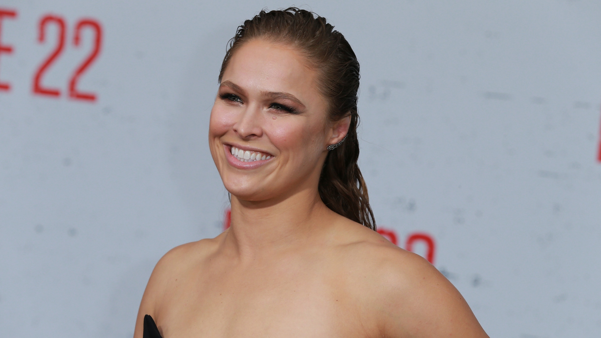 38-Year-Old Ronda Rousey Shows Off Incredible Physique In New Bikini Photos