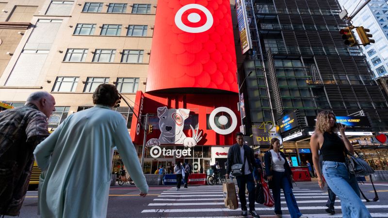 Analyzing The Walmart-Target Online Retail Battle Analyzing The Walmart-Target Online Retail Battle