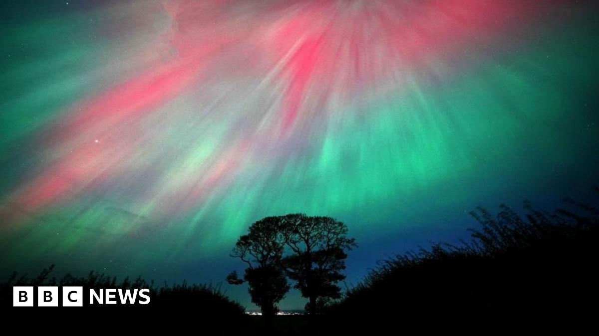 Aurora Borealis Forecast: Could The Northern Lights Appear Across The UK? Aurora Borealis Forecast: Could The Northern Lights Appear Across The UK?