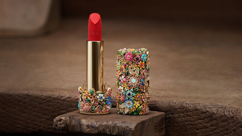 Diamond Facial Treatments And Lipstick Pendants: A Luxurious Combination Diamond Facial Treatments And Lipstick Pendants: A Luxurious Combination