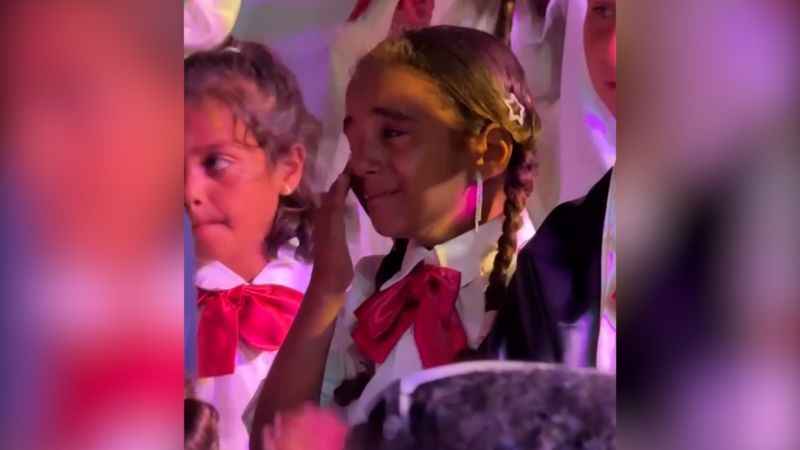 Emotional Graduation Ceremony Highlights Gaza Children's Loss