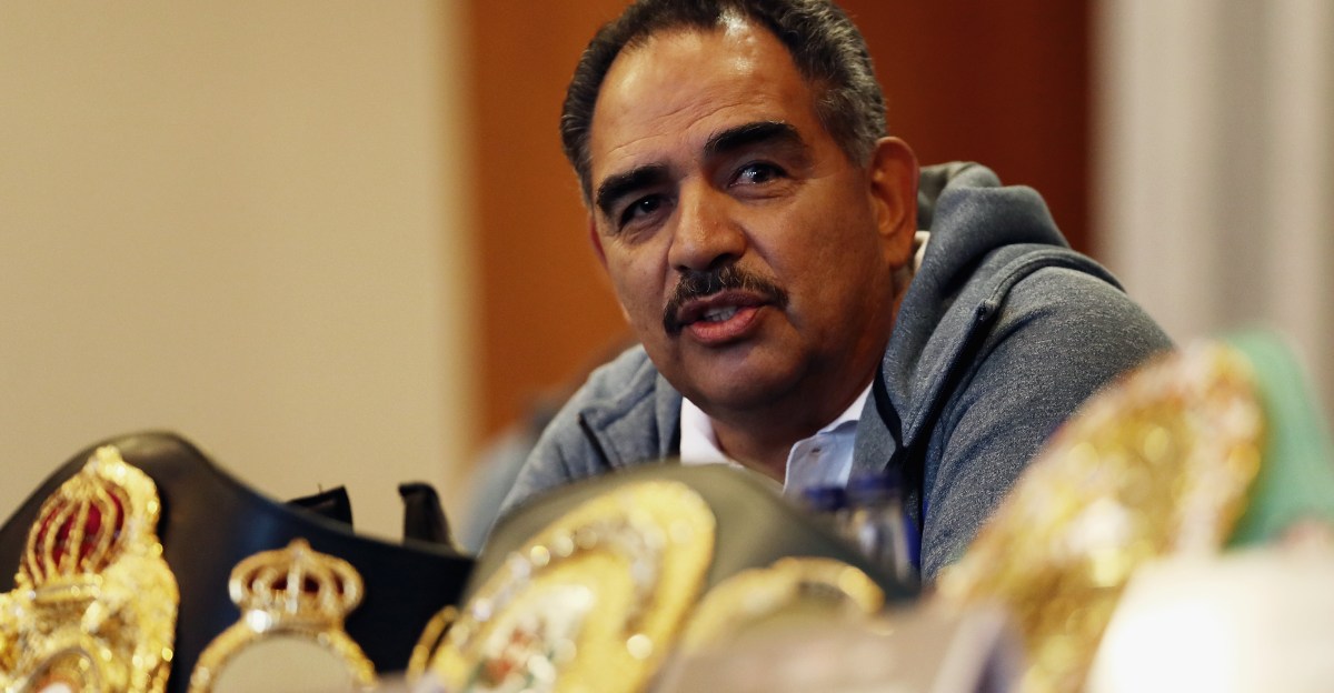 Expert Analysis: Why Abel Sanchez Believes Terence Crawford Can't Beat Canelo Expert Analysis: Why Abel Sanchez Believes Terence Crawford Can't Beat Canelo