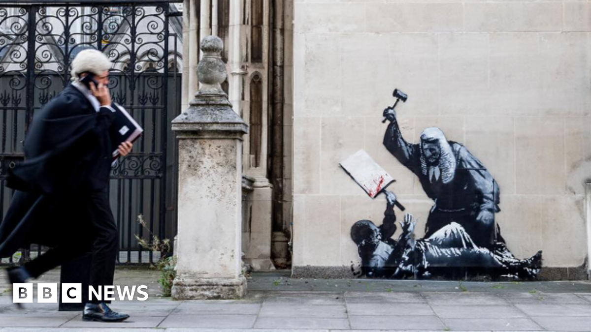 Royal Courts Of Justice Hosts Unexpected Banksy Artwork Royal Courts Of Justice Hosts Unexpected Banksy Artwork