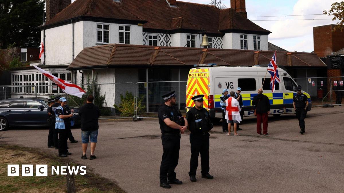 Three Detained During Epping Protest: Police Action Detailed Three Detained During Epping Protest: Police Action Detailed