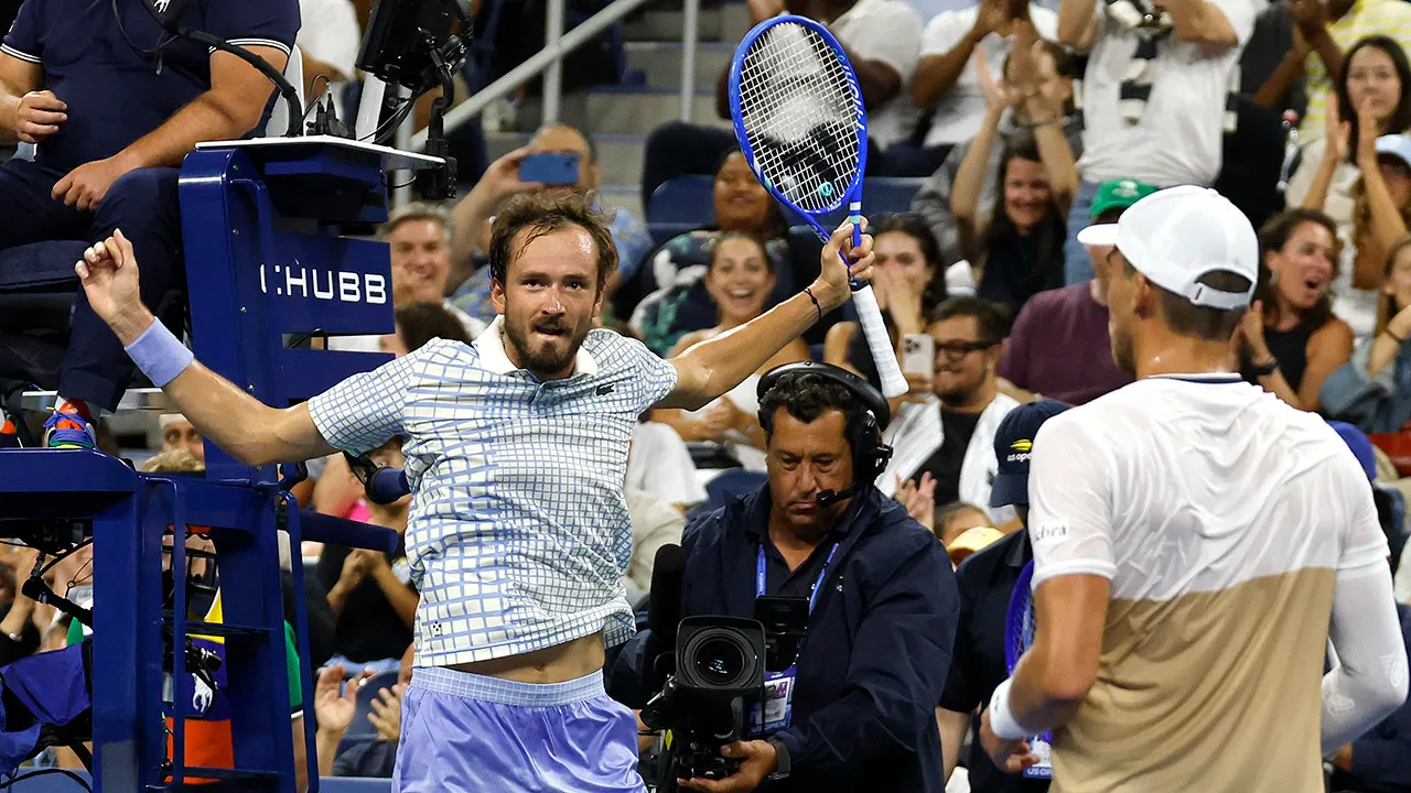 US Open 2024: Medvedev's First-Round Exit Marred By Costly Outburst US Open 2024: Medvedev's First-Round Exit Marred By Costly Outburst